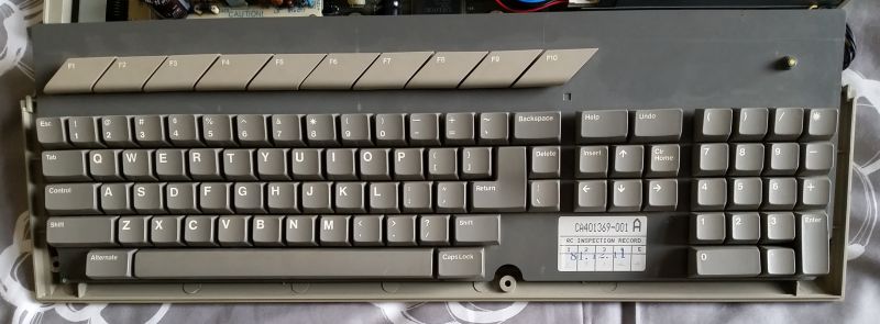File:Falcon keyboard US Front.jpg