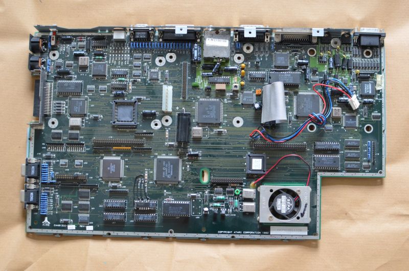 File:Falcon CA401332-003 Top.JPG