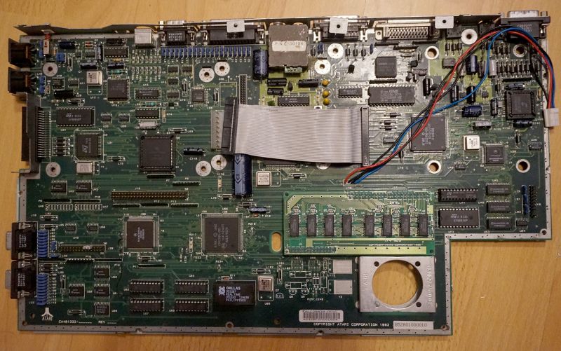 File:Falcon CA401332 Top NTSC.JPG